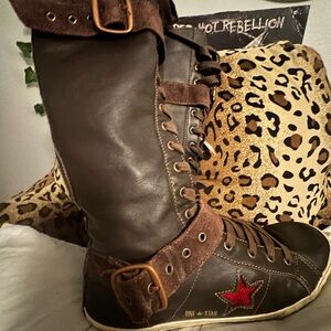 Converse One Star Brown Leather Boots with Red Star